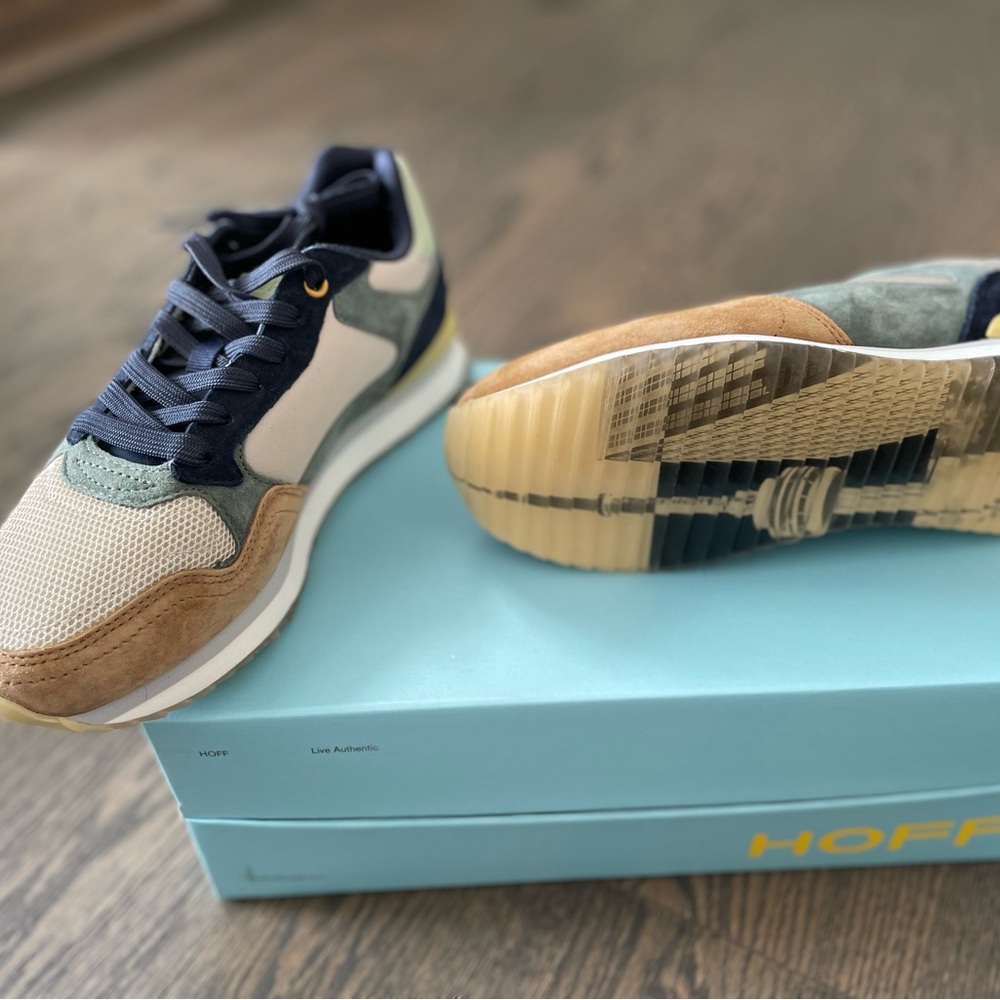 HOFF sneaker: Limited edition Toronto shoe, unisex, men's size 7